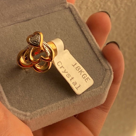 18k Valentines TRIPLE HEARTS GOLD RING - Picture 5 of 5